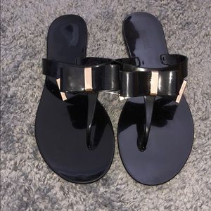 Michael Kors Bow FlipFlops 🎀